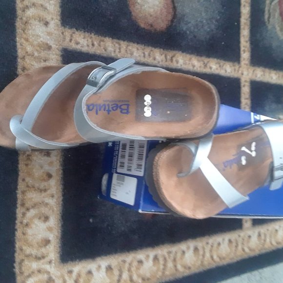 soft bed - Picture 2 of 8